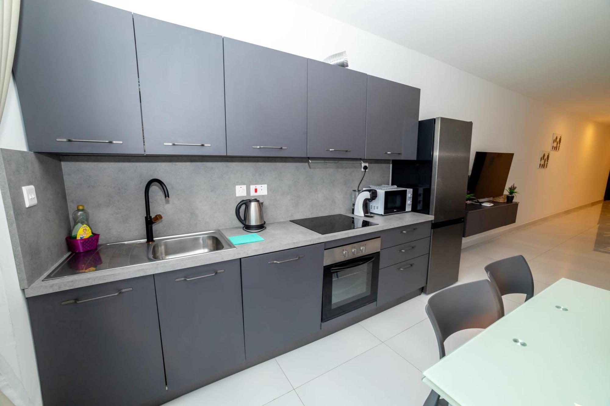 New And Modern Home In Bugibba, Great Location 세인트폴스베이 외부 사진
